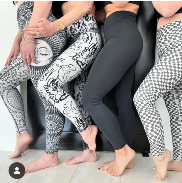 🌟🌜🌚🌛🌟Niyama Sol Luna black ⚫️ and white barefoot leggings XS BNWOT ✨️ - Picture 13 of 14